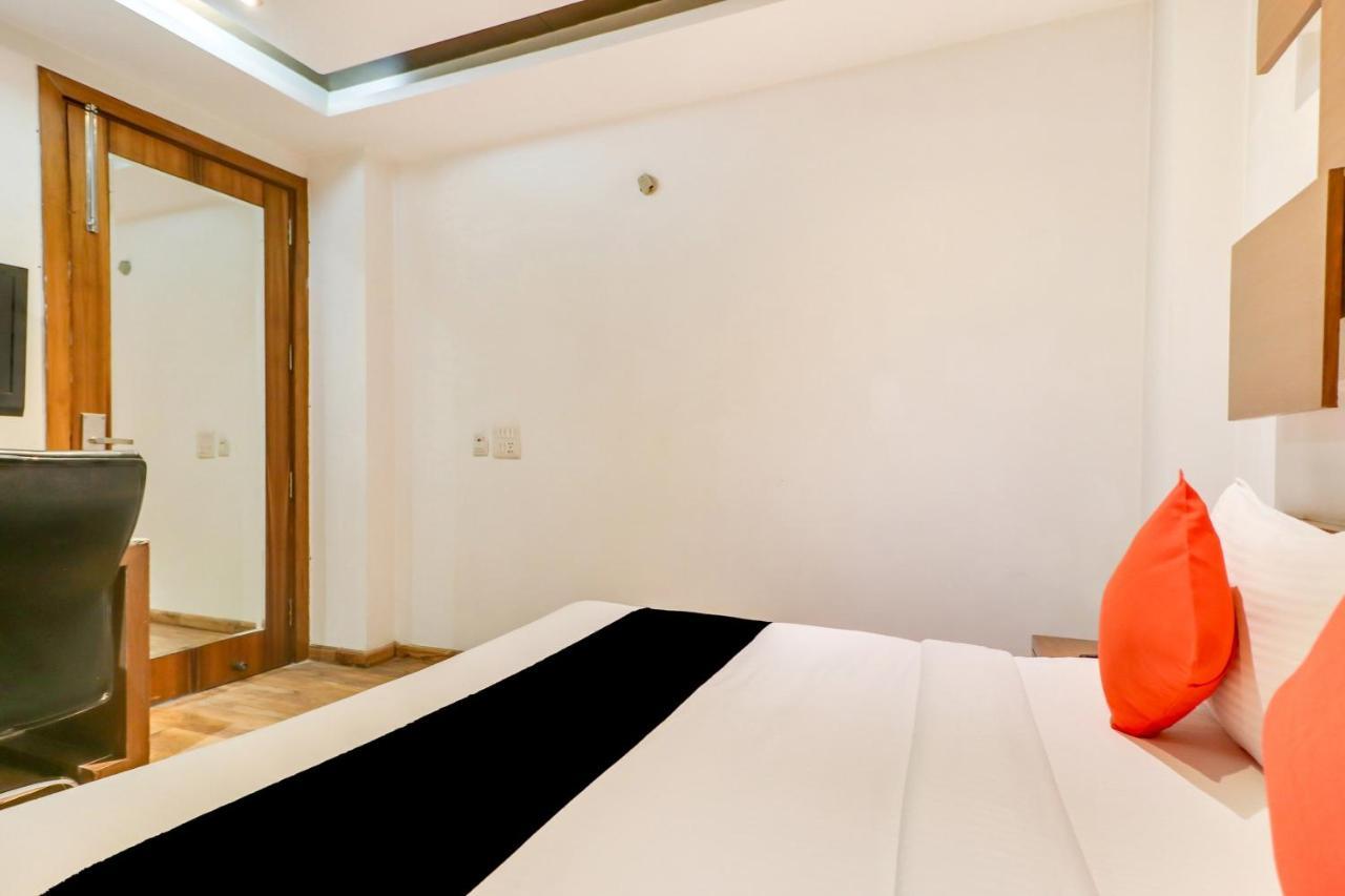 Hotel Townhouse 939 Gagan Near Satyam Inox Patel Nagar
