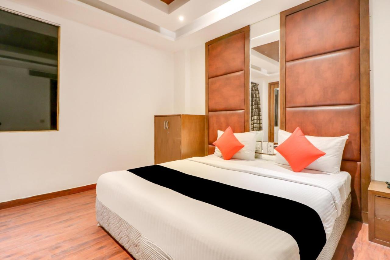 Hotel Townhouse 939 Gagan Near Satyam Inox Patel Nagar