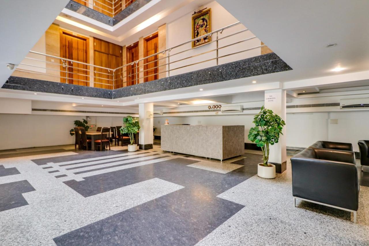 Townhouse 939 Gagan Near Satyam Inox Patel Nagar 3*