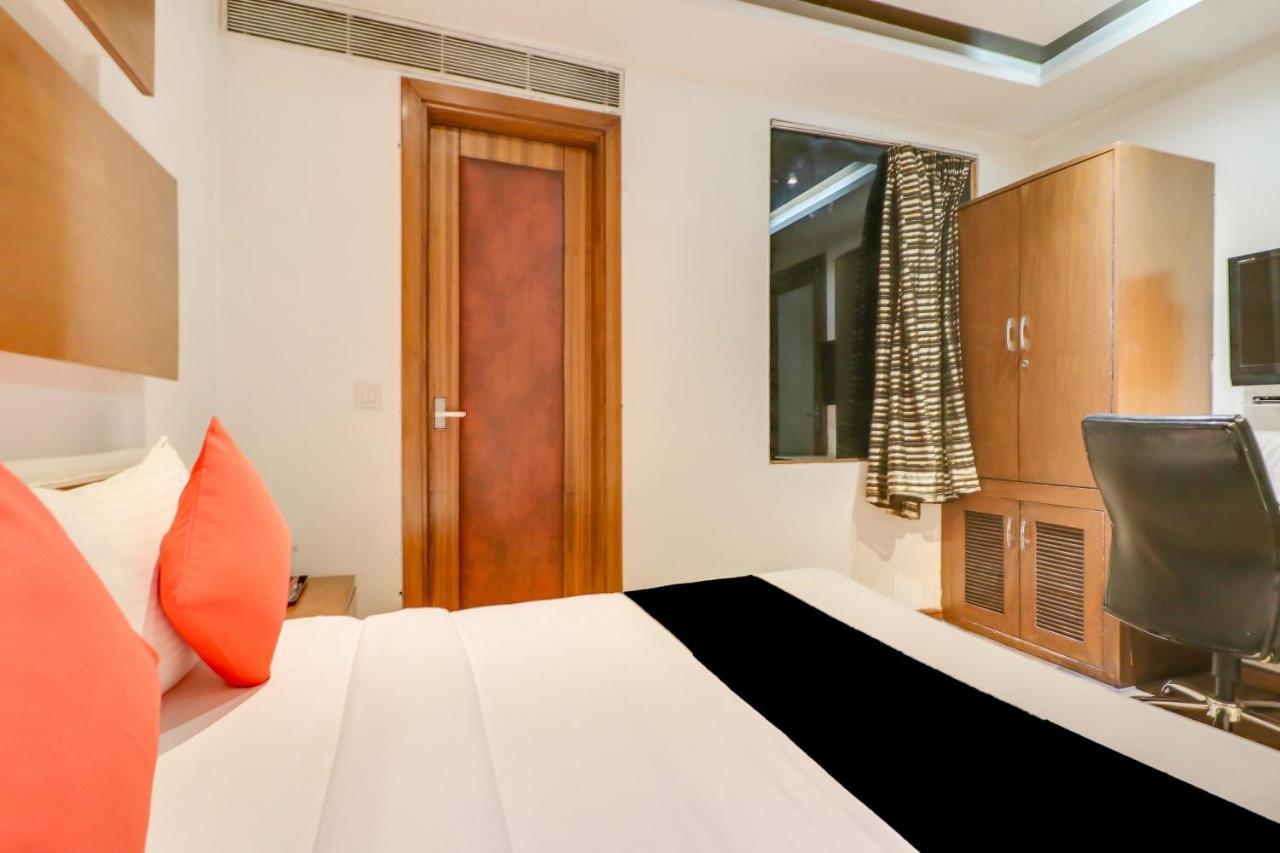 Hotel Townhouse 939 Gagan Near Satyam Inox Patel Nagar 3*