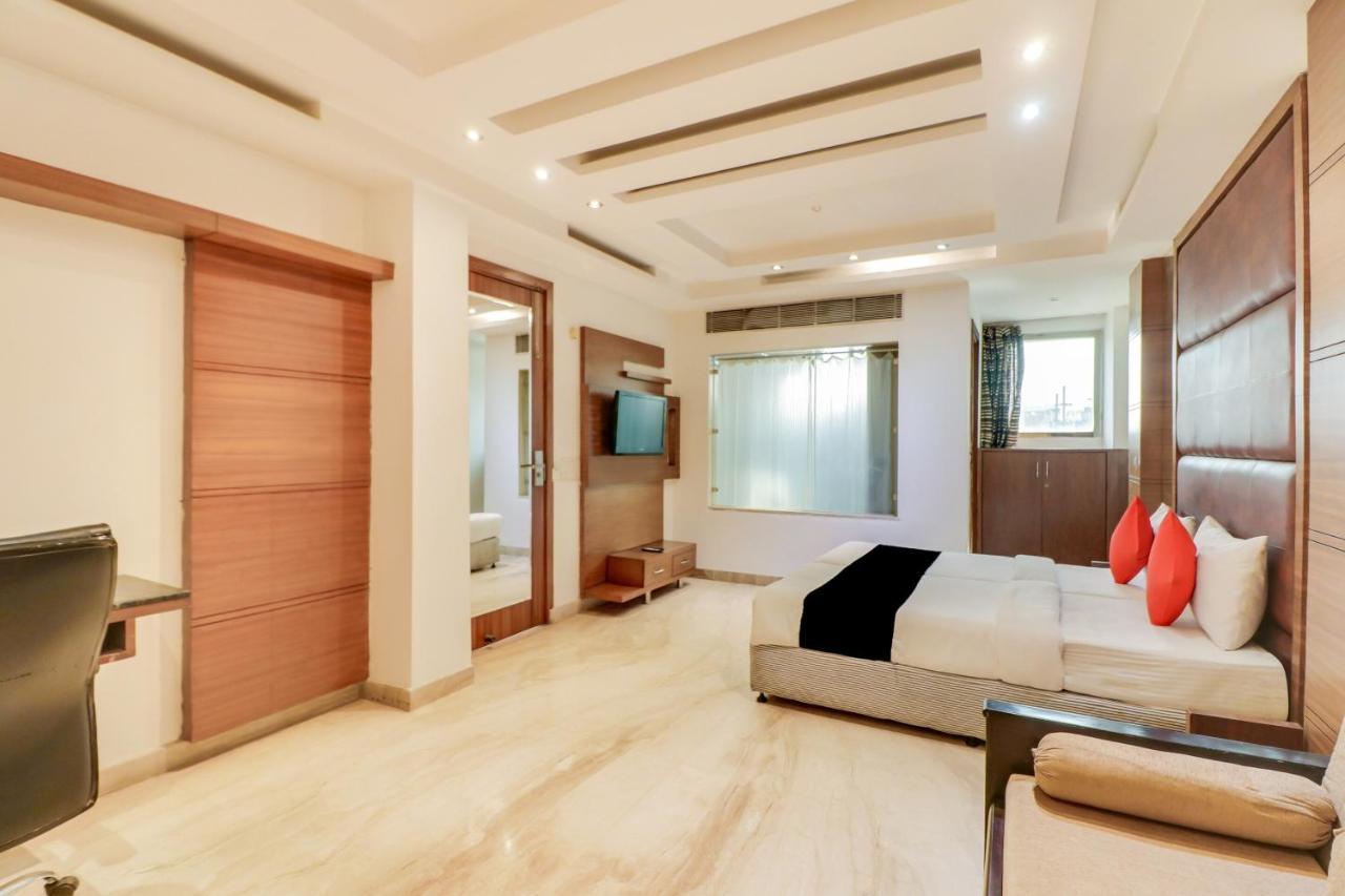 Hotel Townhouse 939 Gagan Near Satyam Inox Patel Nagar