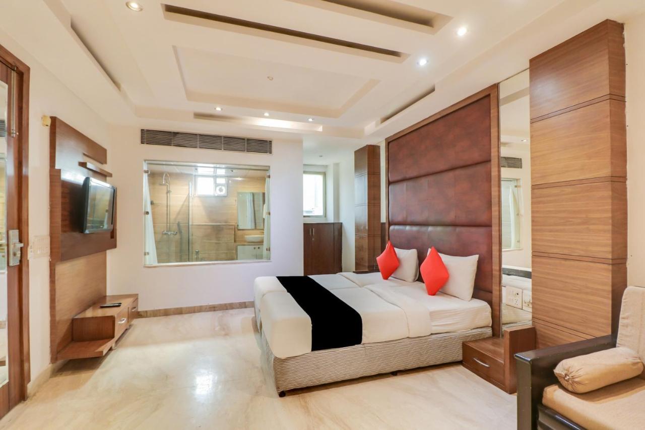 Townhouse 939 Gagan Near Satyam Inox Patel Nagar 3*